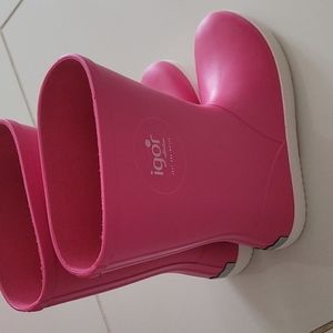 Pink rainboots